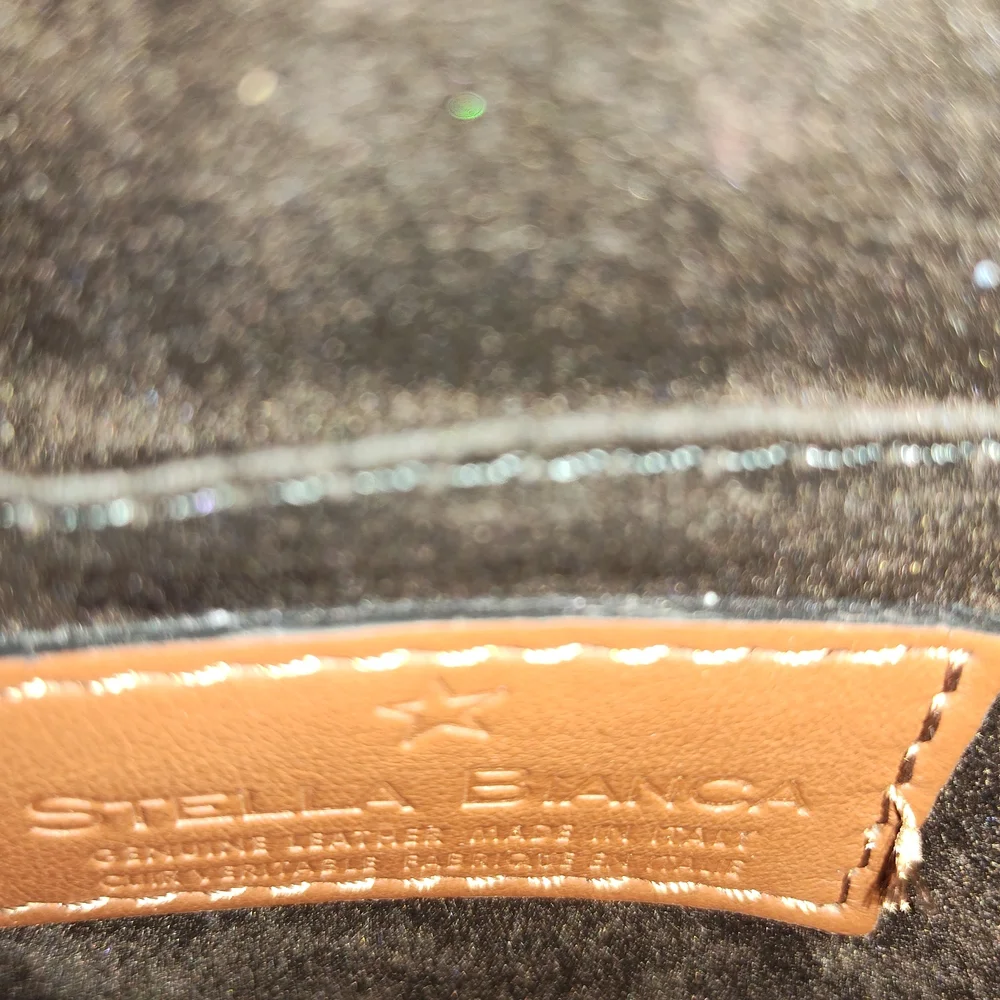 Stella Bianca Brown Leather Bucket Bag with Gold Accents - Picture 3 of 5